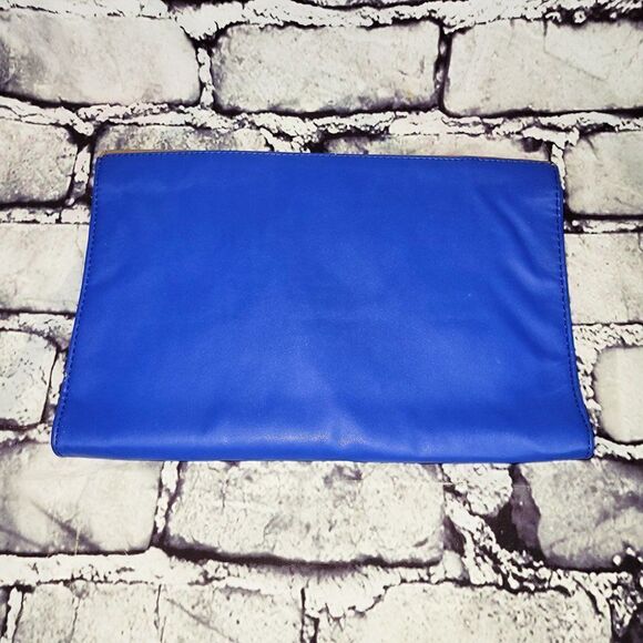 Poppie Jones blue and tan faux leather clutch - Picture 2 of 4